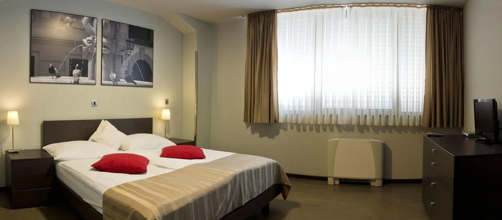 Gloria Hotel Ljubljana 4*,